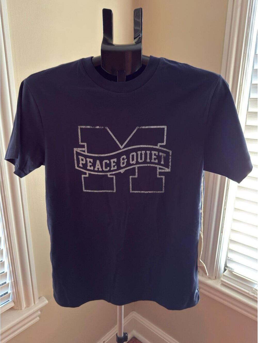 Museum of Peace & Quiet Graphic Tee Navy Small NWT Minimalist Streetwear